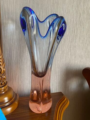 sünü güllər: Bir vaza, Bogem şüşəsi — 1