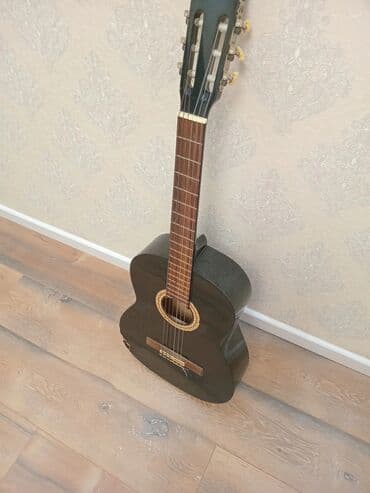 гитара купить: Klassik akustik gitara Köhnədir illərin gitarasıdır. ama işləyir — 3