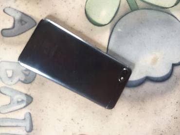 tikanlı tel: Smartfon – qara rəng - Ekran: təxminən 5.5–5.7 düym, HD/Full HD sinfi — 3