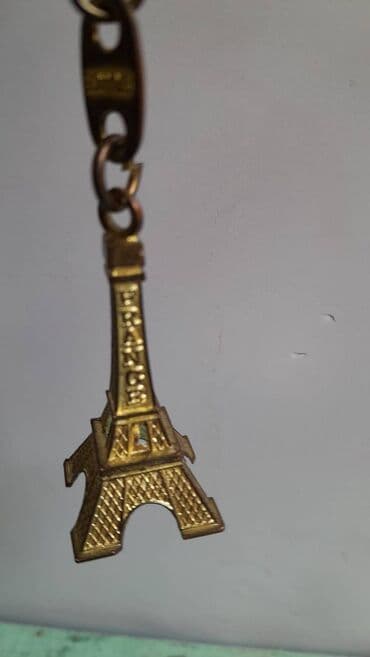 brilok: "Eyfel qülləsi Paris" açarlığı satılır — 4