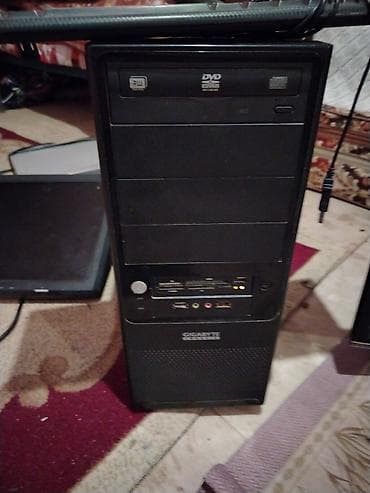 Masaüstü kompüterlər və iş stansiyaları: Masaüstü kompüter dəsti Tərkib: - Sistem bloku: Gigabyte korpuslu, ön — 3