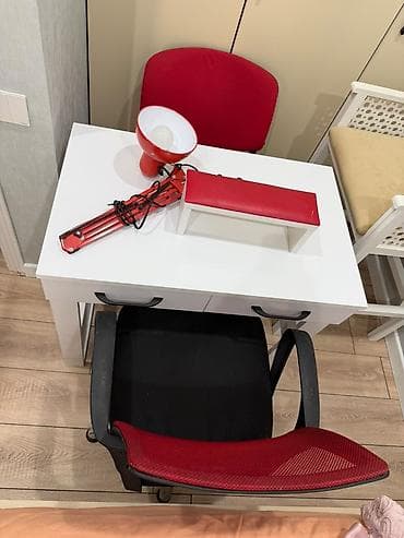 Ağ iş masası və ofis kreslosu dəsti - Masanın ölçüsü təxmini: geniş lalafo.az -da Ağ iş masası və ofis kreslosu dəsti - Masanın ölçüsü təxmini: geniş
