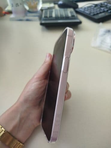 куплю бу холодильник: IPhone 15, 128 ГБ, Розовый, Face ID — 5