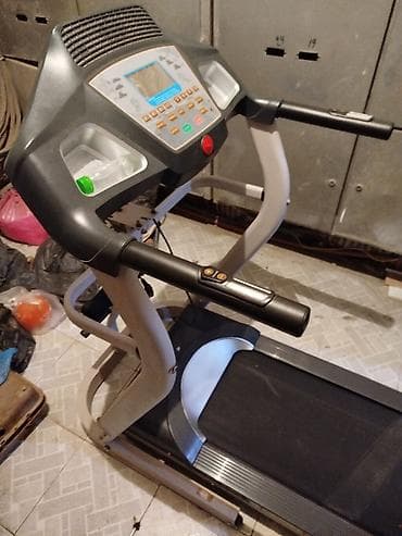 Elektrik qaçış trenajoru - Elektriklə işləyən qaçış yolu, evdə kardio — 3