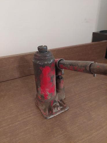 Aksesuarlar və tüninq: Hidravlik “bottle jack” tipli domkrat - Tip: Şaquli hidrodomkrat — 1