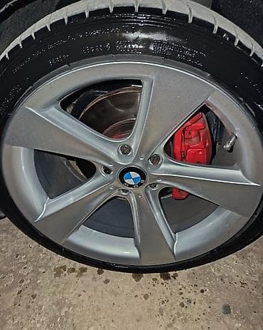 tesla model x: BMW 5 series: 3 l | Sedan — 7