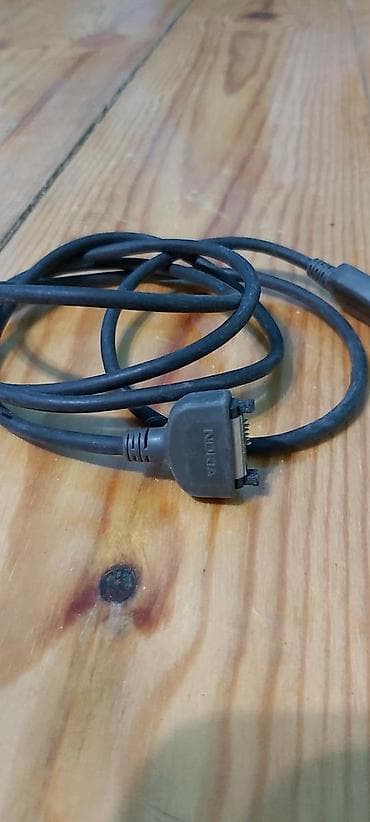 Nokia köhnə telefonu üçün kompüter kabeli orginaldi.tam Orginaldi