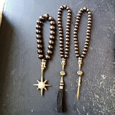 ebonit tesbeh: Tesbeh Çeşid çoxdu Çatdırılma m/s pulsuz WhatsApp aktivdi Qiymət: 40 — 3