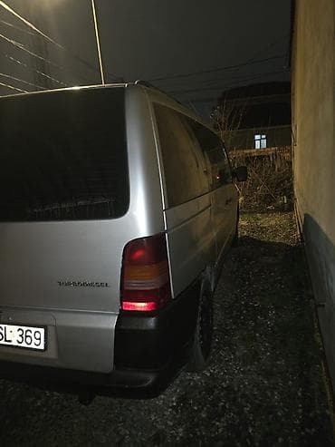Mercedes-Benz Vito miniven - Kuzov: gümüş rəng, sürgülü yan qapı