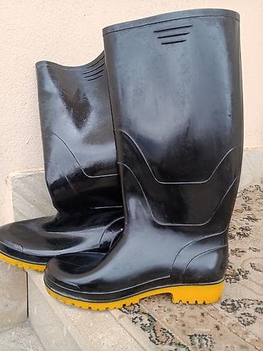 Botinkalar: Qara rezin çəkmələr – suya davamlı iş/bağ çəkmələri.( ltalia) - — 2
