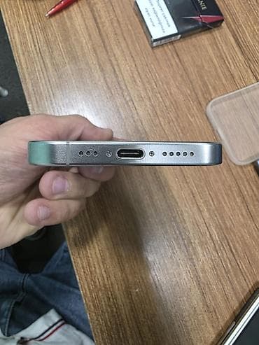 apple 15i̇cdəmmiş: IPhone 15 Pro, Natural Titanium, Face ID — 2