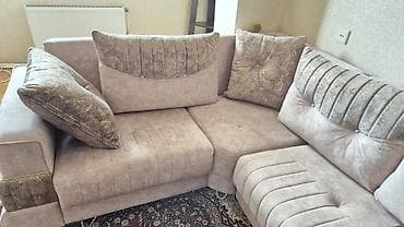Divanlar: Divan 1 ildən az müddətdə alınıb.1200 manata alınıb .Təcili ev — 2