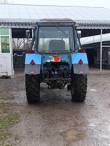 şuşeli vitrin: Traktor MTZ Belarus (mavi kabinli) - Universal kənd təsərrüfatı — 3