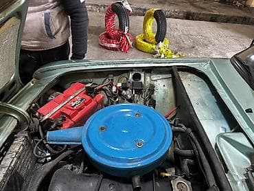 2107 qara: VAZ 2106 sedan — açıq mavi rəngdə, qara təkər diskləri ilə. Klassik — 7