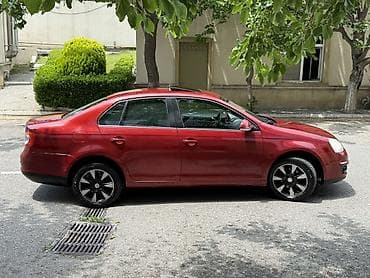 Продажа авто: Volkswagen Jetta: 1.6 л | 2010 г. Седан — 10