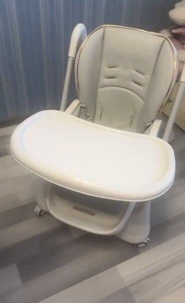 friso vom 800 qr qiymeti: Uşaq yemək stulu - Rəng: açıq bej/krem - Geniş və yumşaq oturacaq — 3