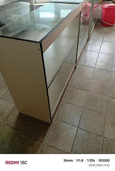 pos terminal: Mağaza vitrini və kassakurşağı tipli şüşəli stendlər 3 ədəddir 1 — 3