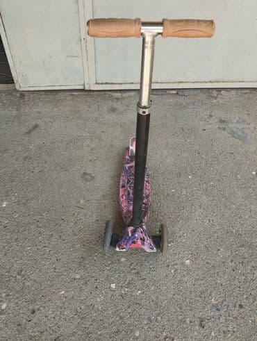 Uşaq skuterı – 3 təkərli, ön tərəfdə iki təkər, arxada bir təkər - lalafo.az -da Uşaq skuterı – 3 təkərli, ön tərəfdə iki təkər, arxada bir təkər -