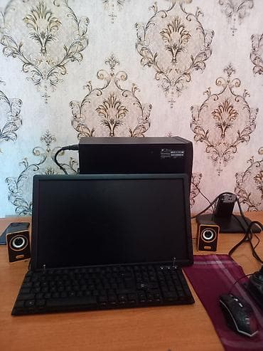 microsoft surface pro: Problemsiz core i3 8 ram 512 hdd hərşeyi var təkcə maus verilmir — 1