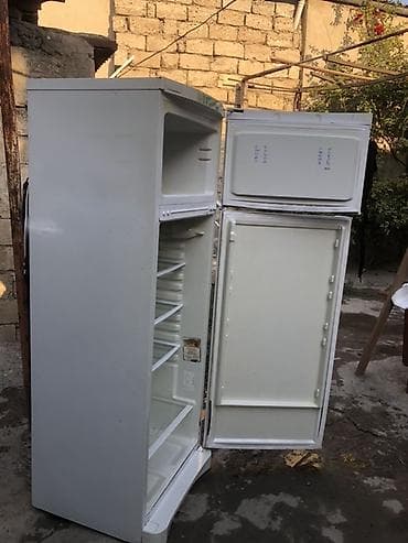 Elektronika: İşlənmiş 2 qapılı Indesit Soyuducu Satılır, rəng - Ağ — 3