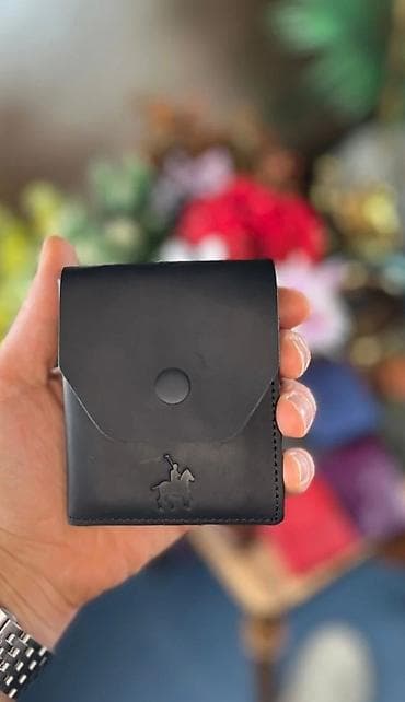 sumqayıtda canta: Minimalist kart-holder/cüzdan - Material: hamar toxumalı, qara rəngli — 1