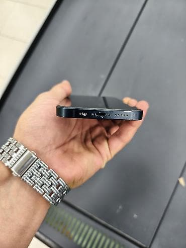 Elektronika: IPhone 13 128 yaddas 80% ustunde 4 Kabro Hediyye verirem 2 eded 13 — 3