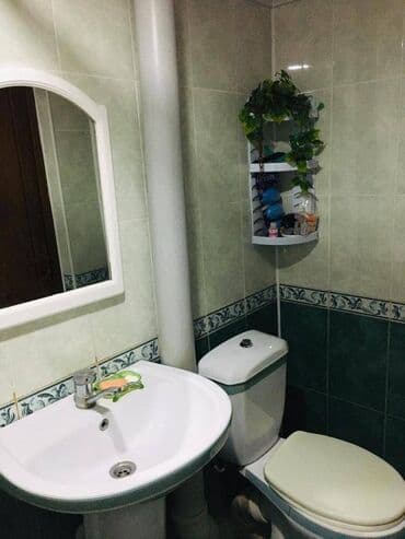 1 ci mikrorayon satilan evler: Bakı, 2 otaqlı, Köhnə tikili, m. Xalqlar Dostluğu, 52 kv. m — 10