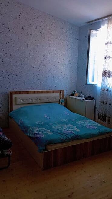 Toyota: Satış üçün: 3otaqlı, mətbəx-studio planlı mənzil Təsvir: - Geniş zal — 4