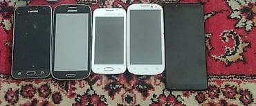 islenmis telefonlar ucuz qiymete: Kolleksiya: köhnə model mobil telefonlar və bir neçə sensorlu smartfon — 2
