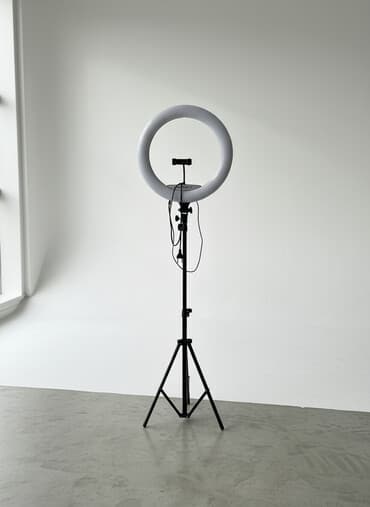 Çanta və çexollar: Make up işığı yeni alınıb 100 azn a 80 ə satılır pultladır 3 işığı var — 1