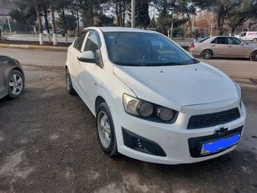 Avtomobil alışı: Chevrolet Aveo sedan – ağ rəng Xarici görünüş: - Kompakt sedan — 2