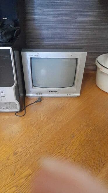 balaca manqal: İşlənmiş Televizor Vesta 40" Ünvandan götürmə — 2