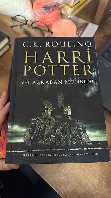 islenmis sifoner: Harry Poter kitablarimi satiram,her biri yenidir. Azerbaycan dilinde — 3