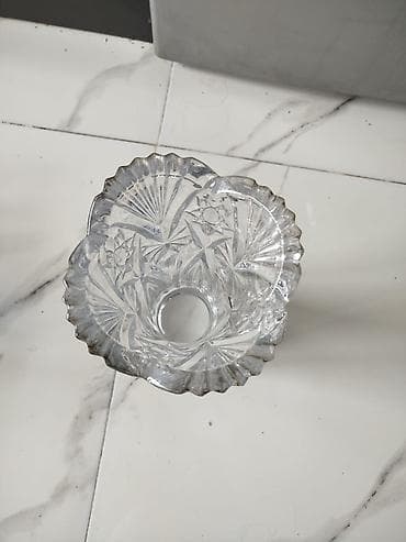 şuşə gulu: Bir vaza, Xrustal — 1