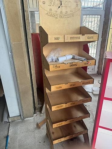 meyvə vitrin: Hamısı birlikde 500 azn. Real alıcıya endirim olunacaq. Ünvan : Bakı — 5