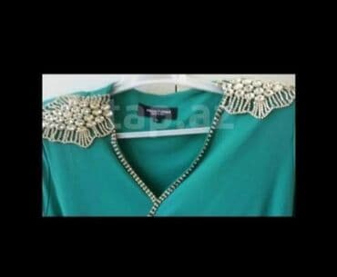 sumqayitda jaket: 48 raz.jaket lap az geyilib 15 man. qalanları fərqli qiymətə satılır — 23