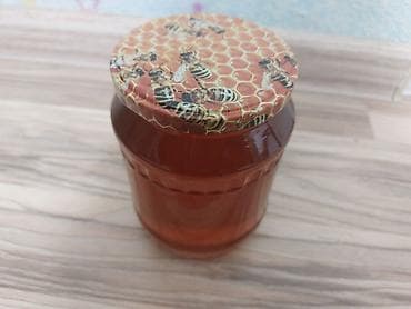 Tam Təbii arı balı təbiiliyinə tam zamin dururam süzülmüş içi şanlı