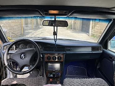 mercedes c: Mercedes-Benz 190 (W201): 2 l | Sedan — 5