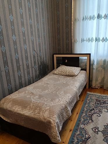 qapi gence: Uşaq/yeniyetmə otağı üçün mebel dəsti Tərkib: - Üç qapılı dolab: iki — 3