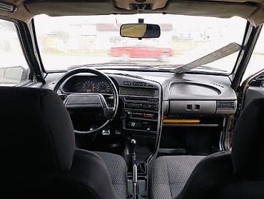 Motonəqliyyat: Lada Samara Sedan - Kuzov: 4 qapılı sedan, “bej/qəhvəyi” rəngli, qara — 5