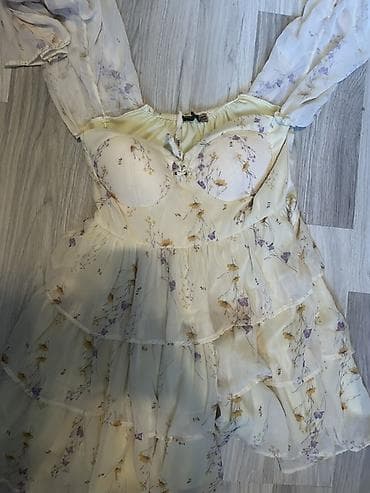 eco silim: Zərif çiçək naxışlı qadın paltarı - Rəng: açıq krem fon üzərində — 2