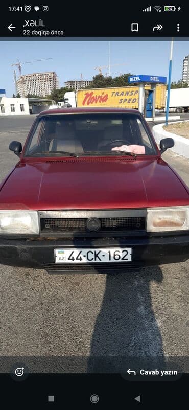 Yağlar və avtokimyəvi maddələr: Dörd qapılı sedan avtomobil, gündəlik istifadə üçün uyğundur. Qırmızı — 1