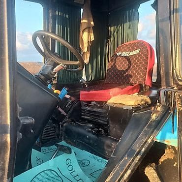 roadstone teker: Belarus MTZ seriyalı traktor - Güclü dizel mühərrik, yan tərəfində — 4