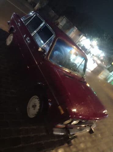 175 70 13 təkər: VAZ 2106 sedan - Kuzov: 4 qapılı, tünd bordo rəng. Xrom yan — 6