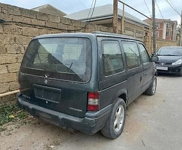 traxtor satisi: Plymouth Voyager miniven - Kuzov: 4 qapılı, geniş salonlu miniven - — 3