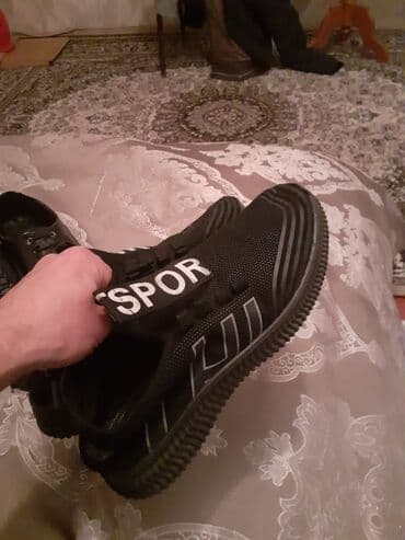 bu kişi штани: Gencede satilir 4cutdu nabuk botinka .zamuj mokasin.deri mokasin — 4