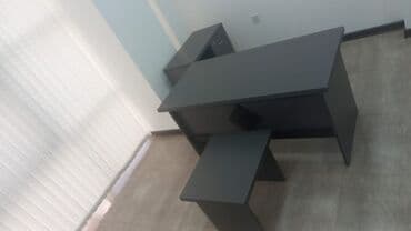 2 nəfərlik yazı masası: Ofis mebelləri dəsti Tərkib: - Direktor masası: qara rəngdə, geniş iş — 5