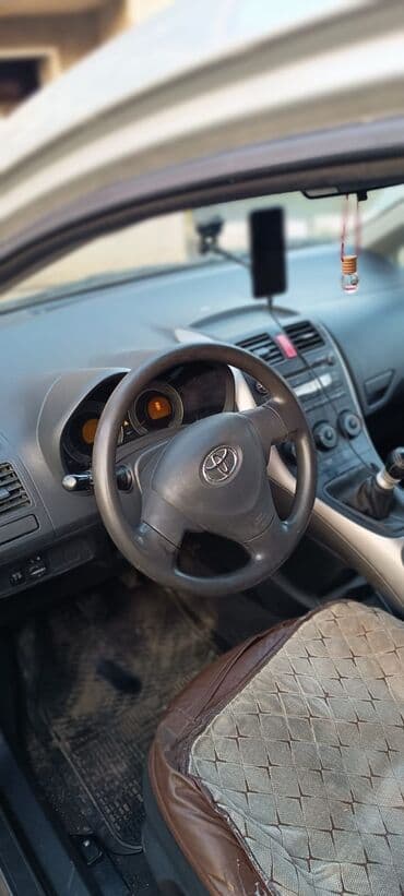 опель зафира а: Toyota Auris: 1.4 l | 2009 il Hetçbek — 9