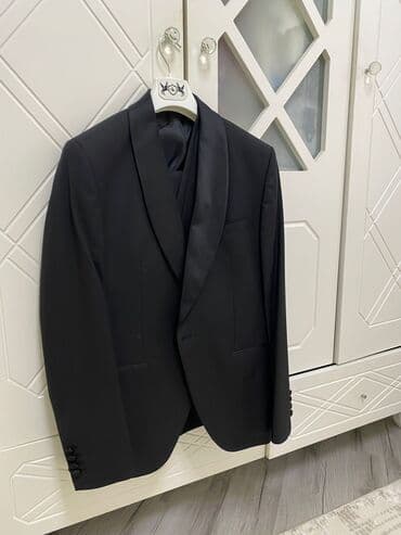 klassik geyim kişi: Smokin cəmi 1 dəfə geyinilib . 580 azn ə alınıb. Masculini brendidir — 1