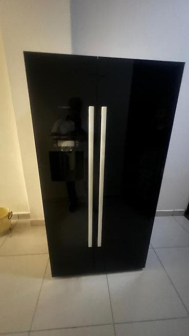 boch: 2 qapılı Bosch Soyuducu Satılır, rəng - Qara, Dispenserli — 2